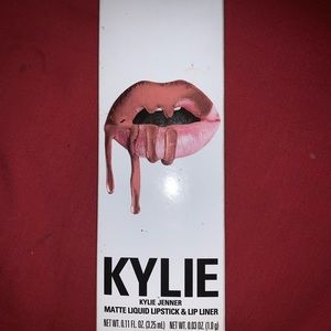 Kylie Cosmetics Apricot Lip kit